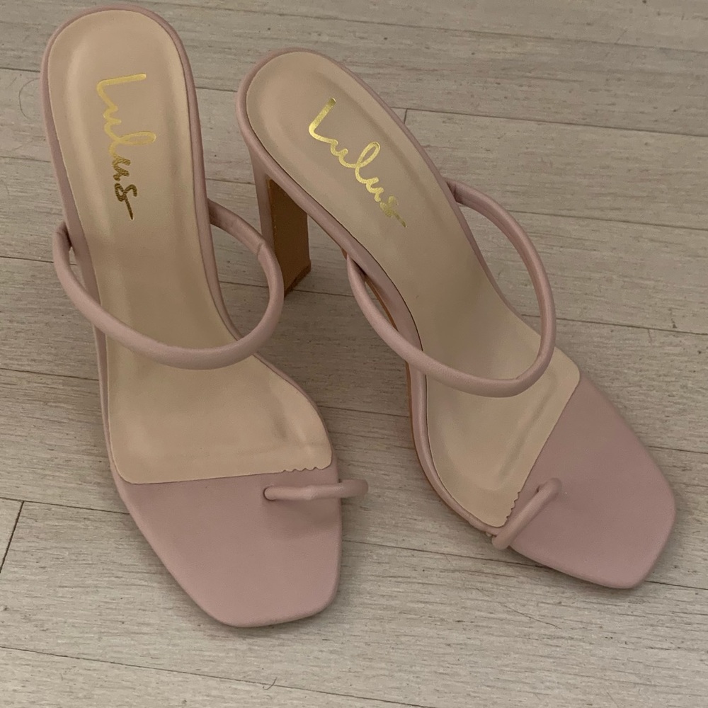 New! CUTE! Lulu’s 7.5 Mimi shoe. Sexy light pink!